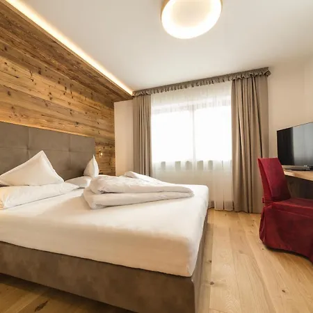 Hotel Fanes Sëlva Buitenkant foto